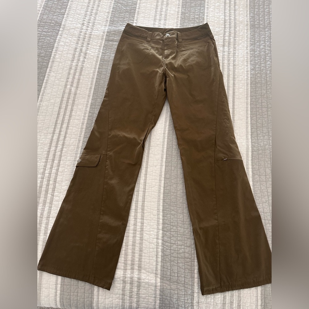 Athleta Dipper Low Rise Bootcut Hiking Cargo Utility Pant size 8T
